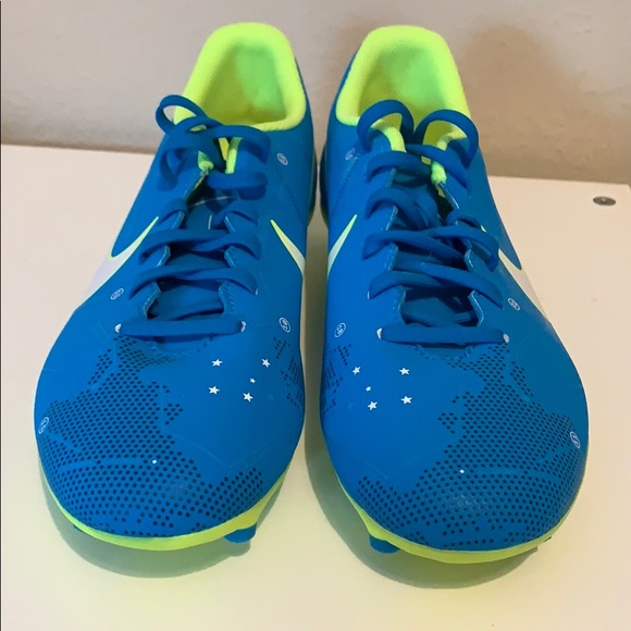 Brand New Nike Soccer Cleats - Picture 5 of 8